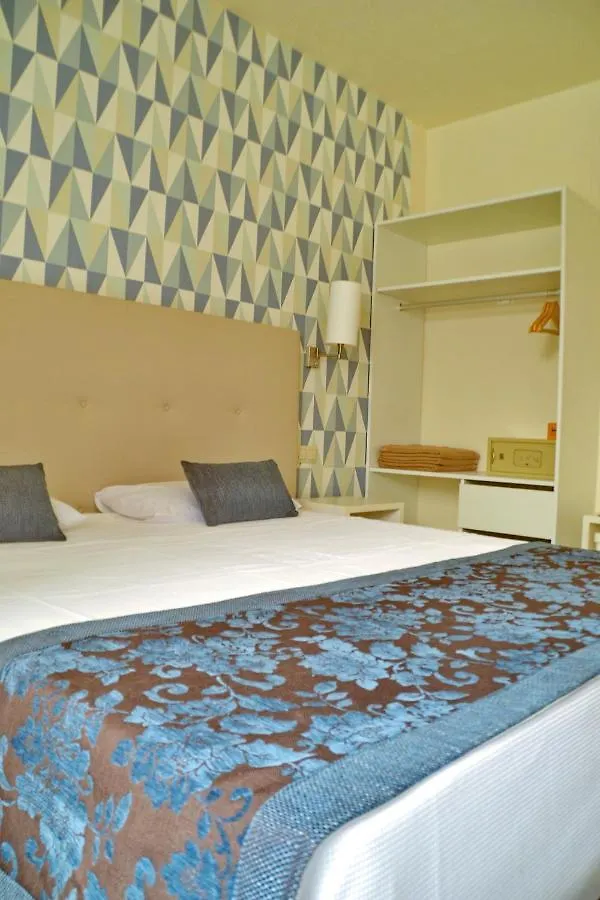 Ouril Hotel Julia Santa Maria