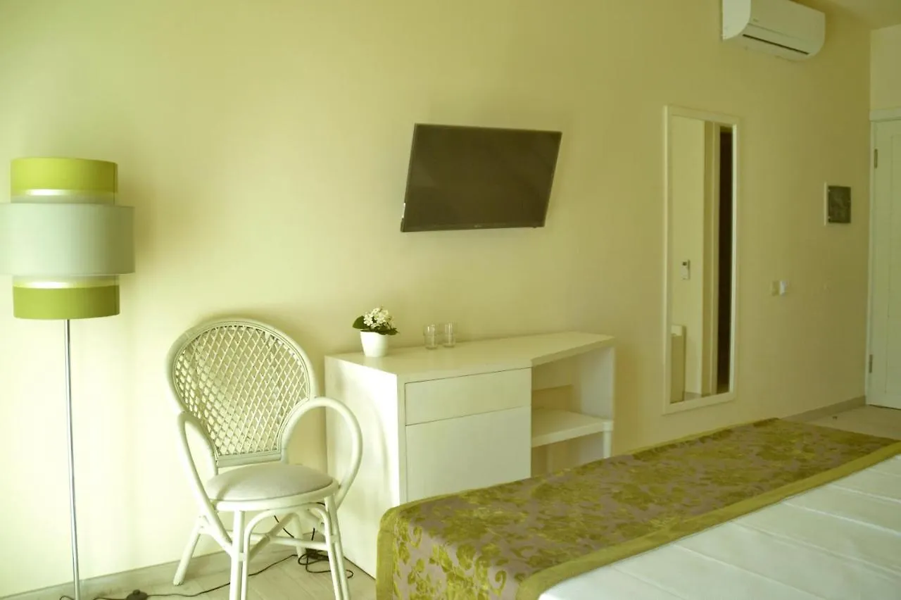 Ouril Hotel Julia Santa Maria