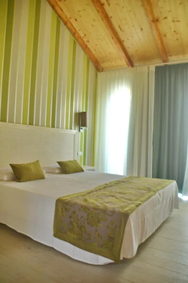 Ouril Hotel Julia Santa Maria
