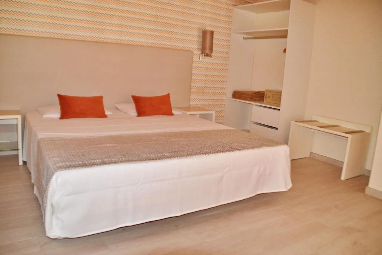 Ouril Hotel Julia Santa Maria