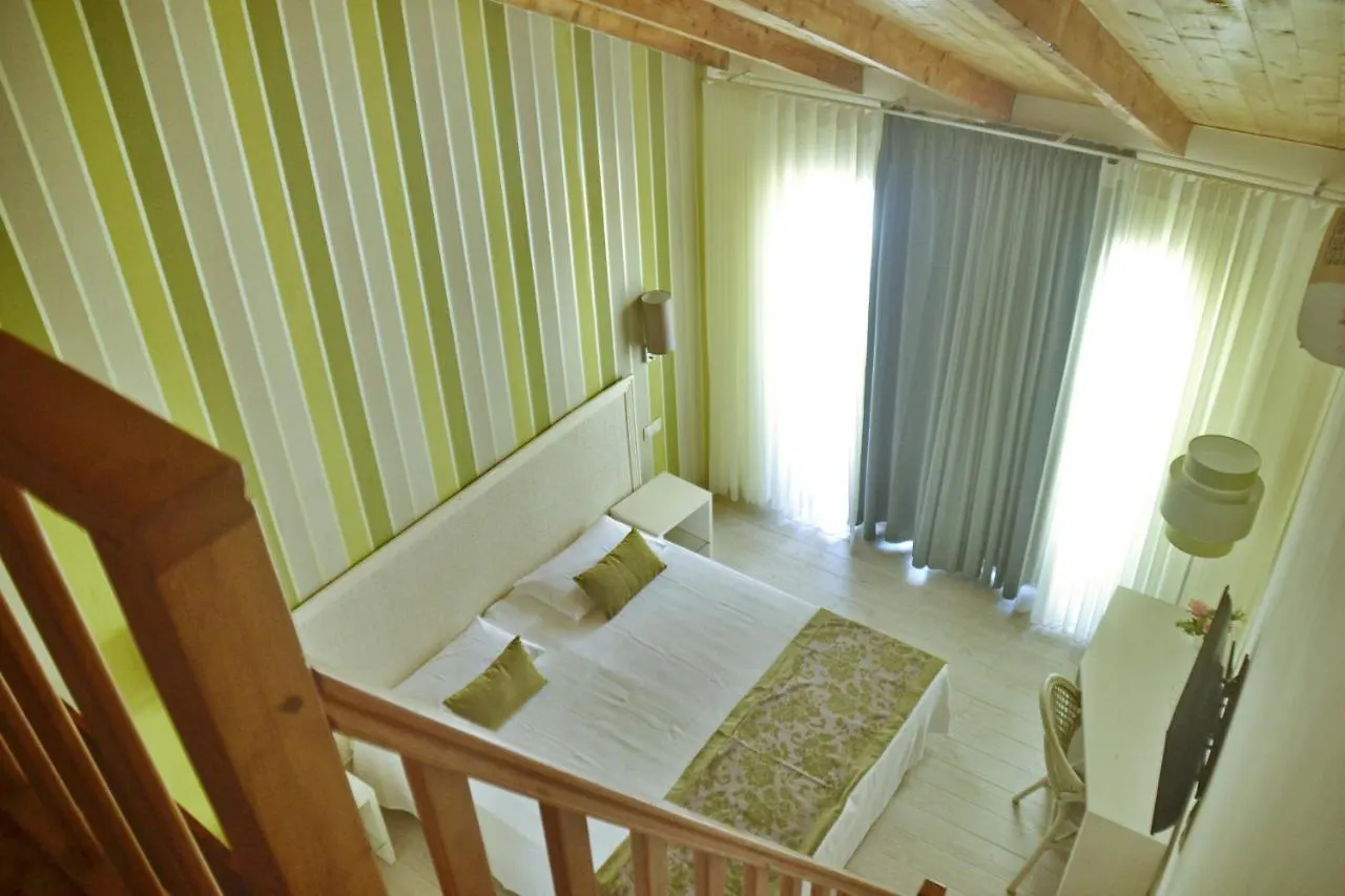 Ouril Hotel Julia Santa Maria