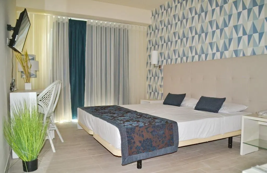 Ouril Hotel Julia Santa Maria