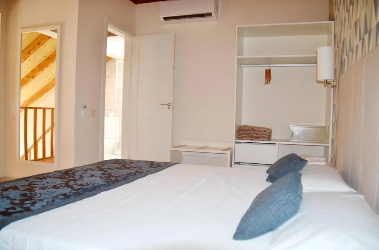 Ouril Hotel Julia Santa Maria