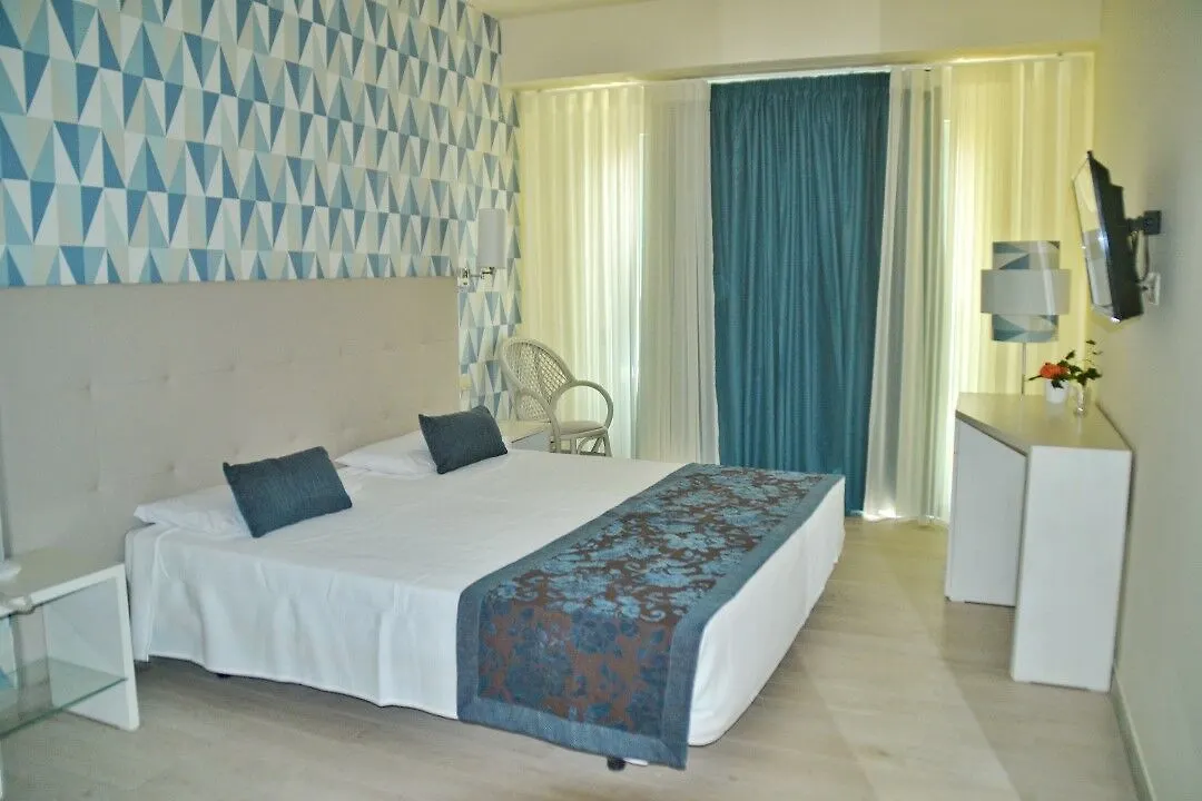 Ouril Hotel Julia Santa Maria